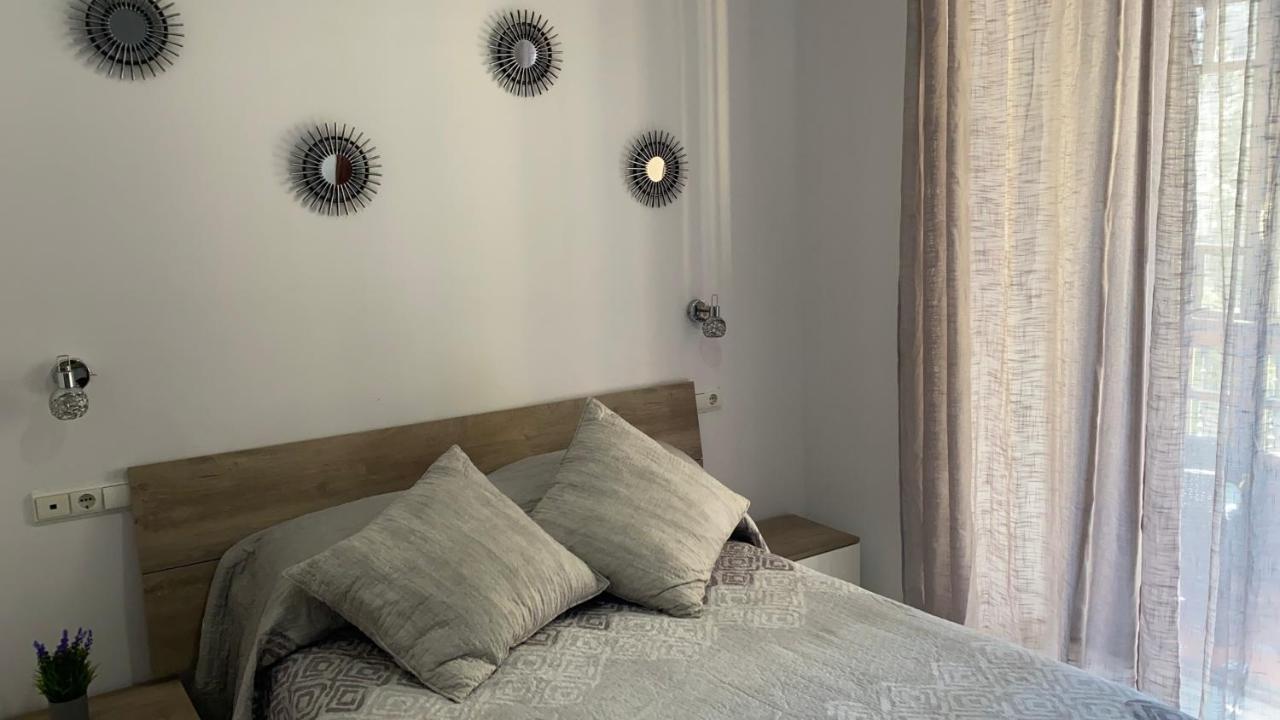 Hostal Puerta Carmona Seville Ngoại thất bức ảnh