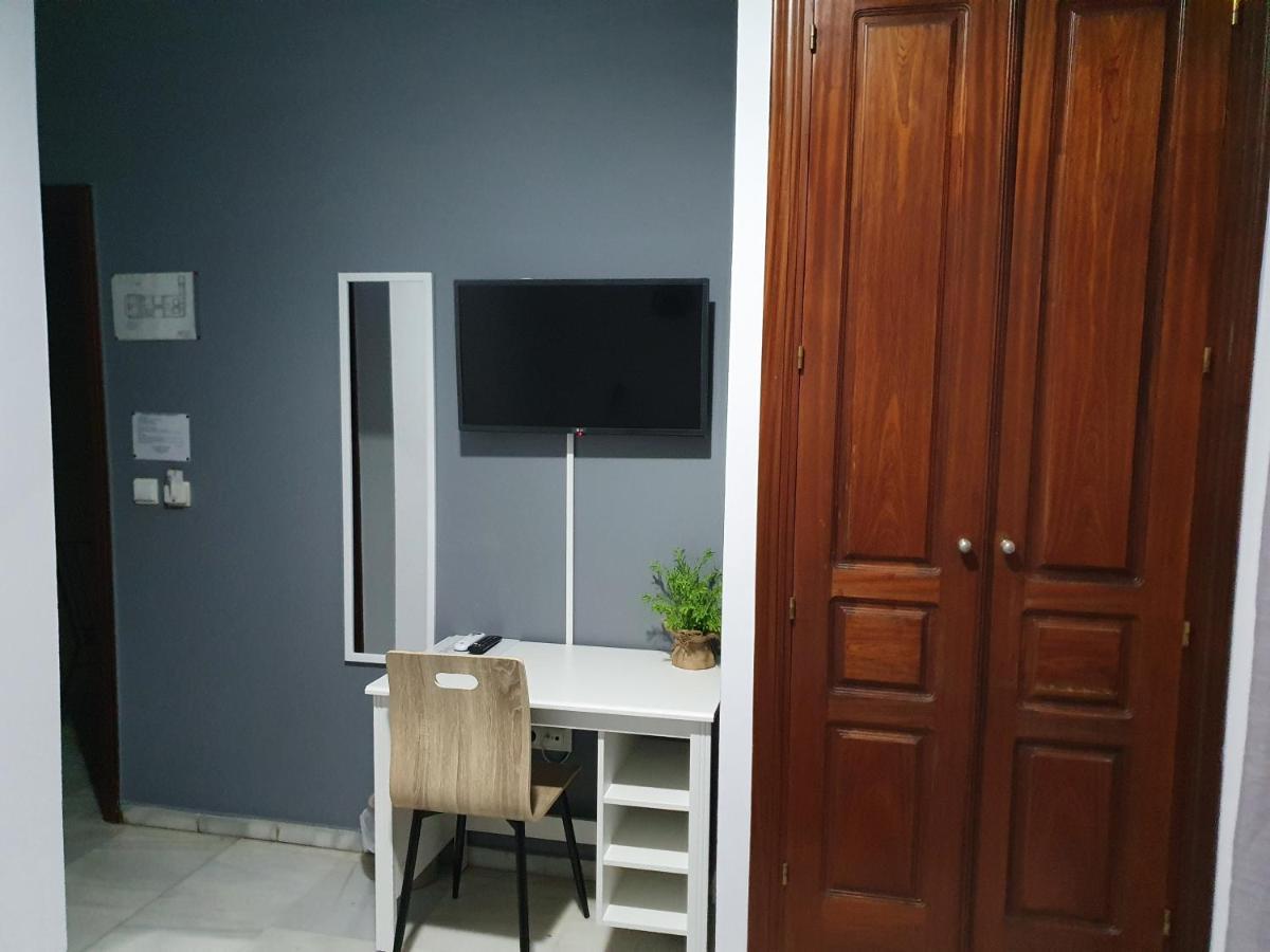 Hostal Puerta Carmona Seville Ngoại thất bức ảnh