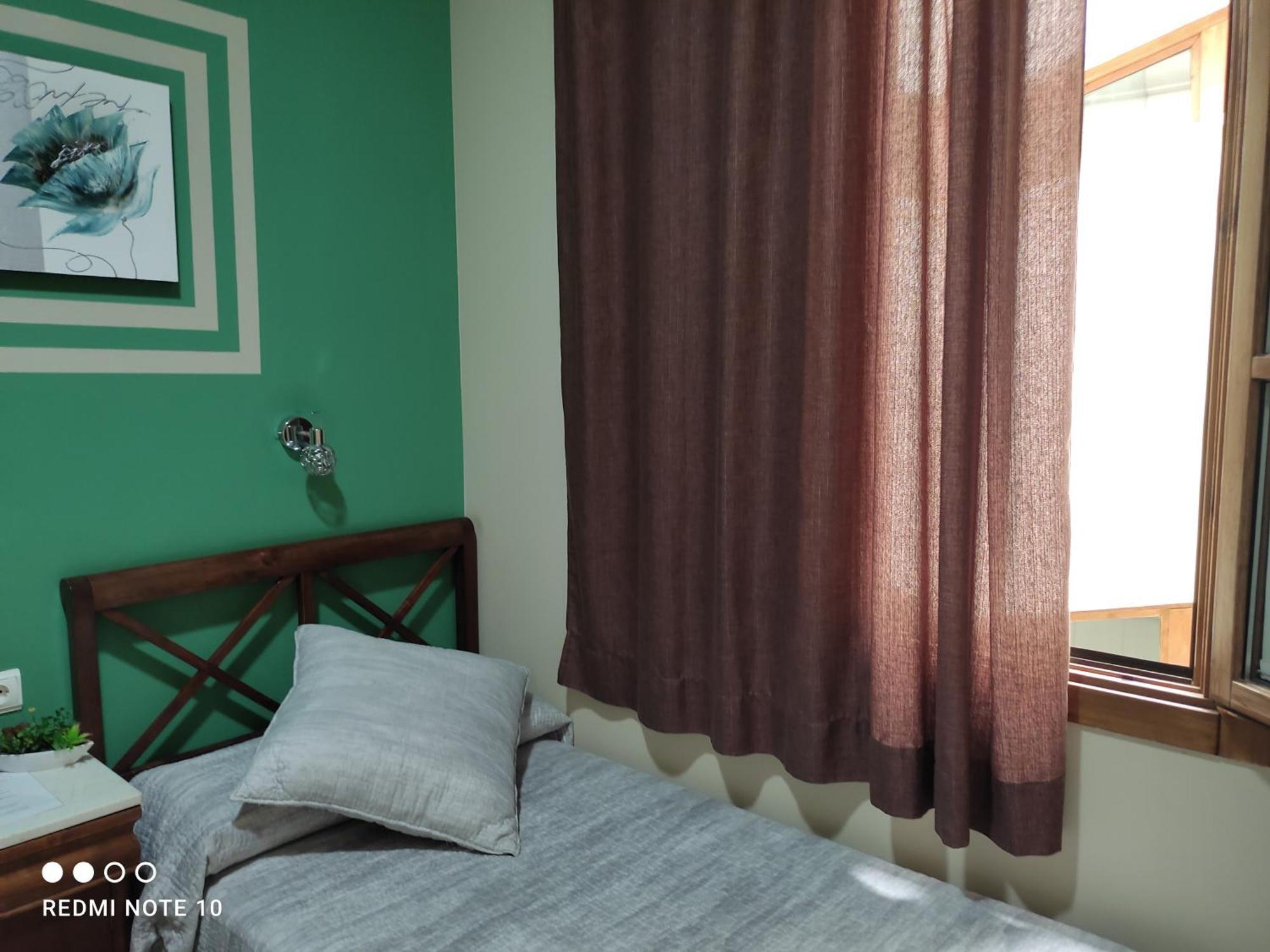 Hostal Puerta Carmona Seville Phòng bức ảnh
