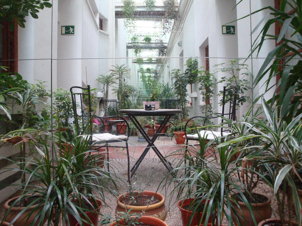 Hostal Puerta Carmona Seville Ngoại thất bức ảnh