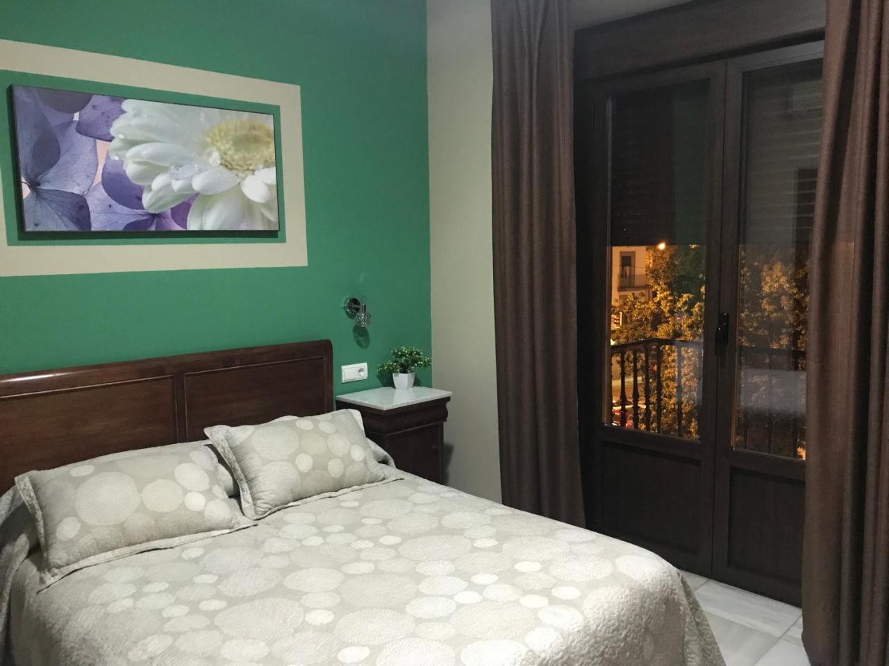 Hostal Puerta Carmona Seville Ngoại thất bức ảnh