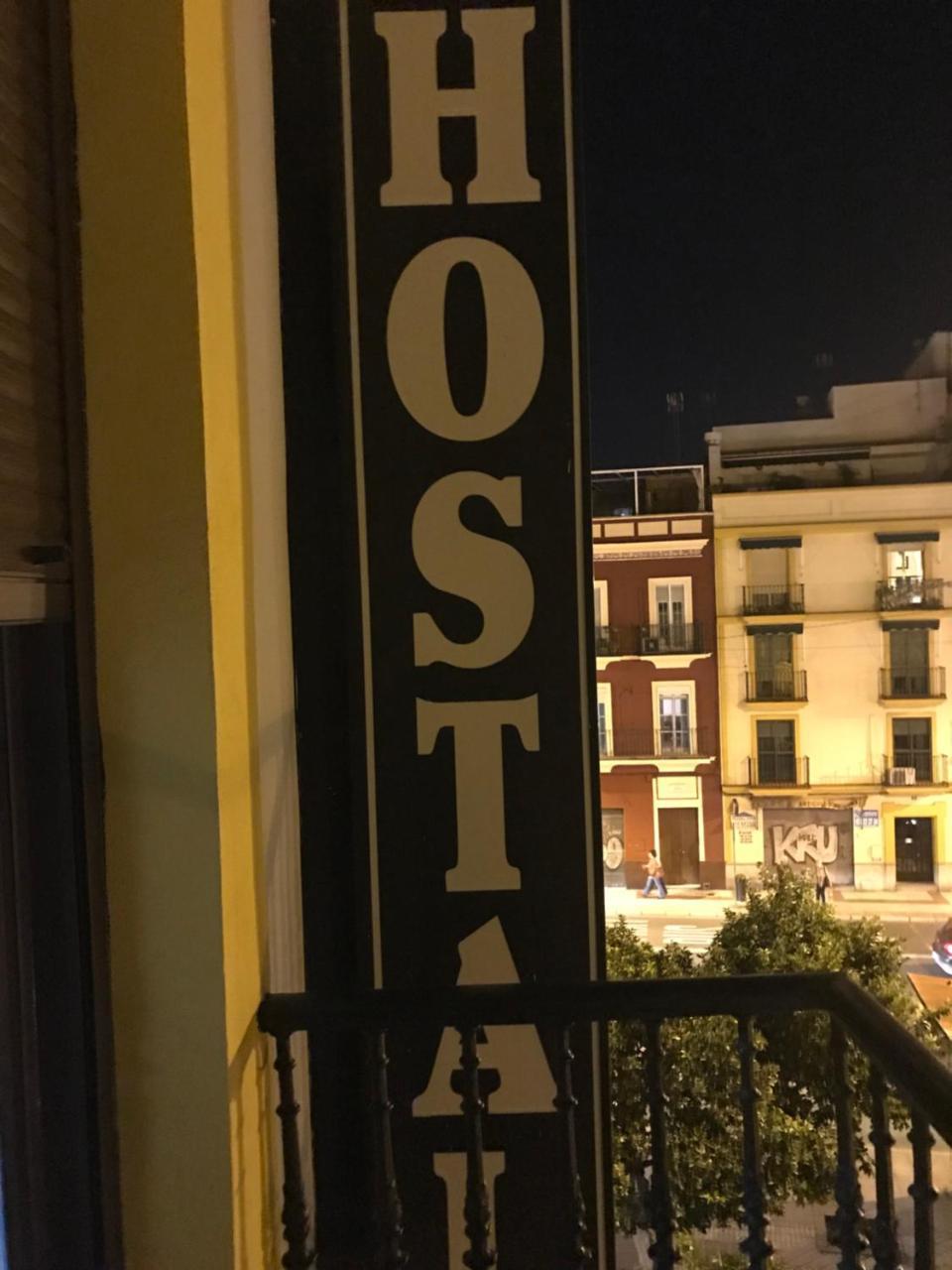 Hostal Puerta Carmona Seville Ngoại thất bức ảnh