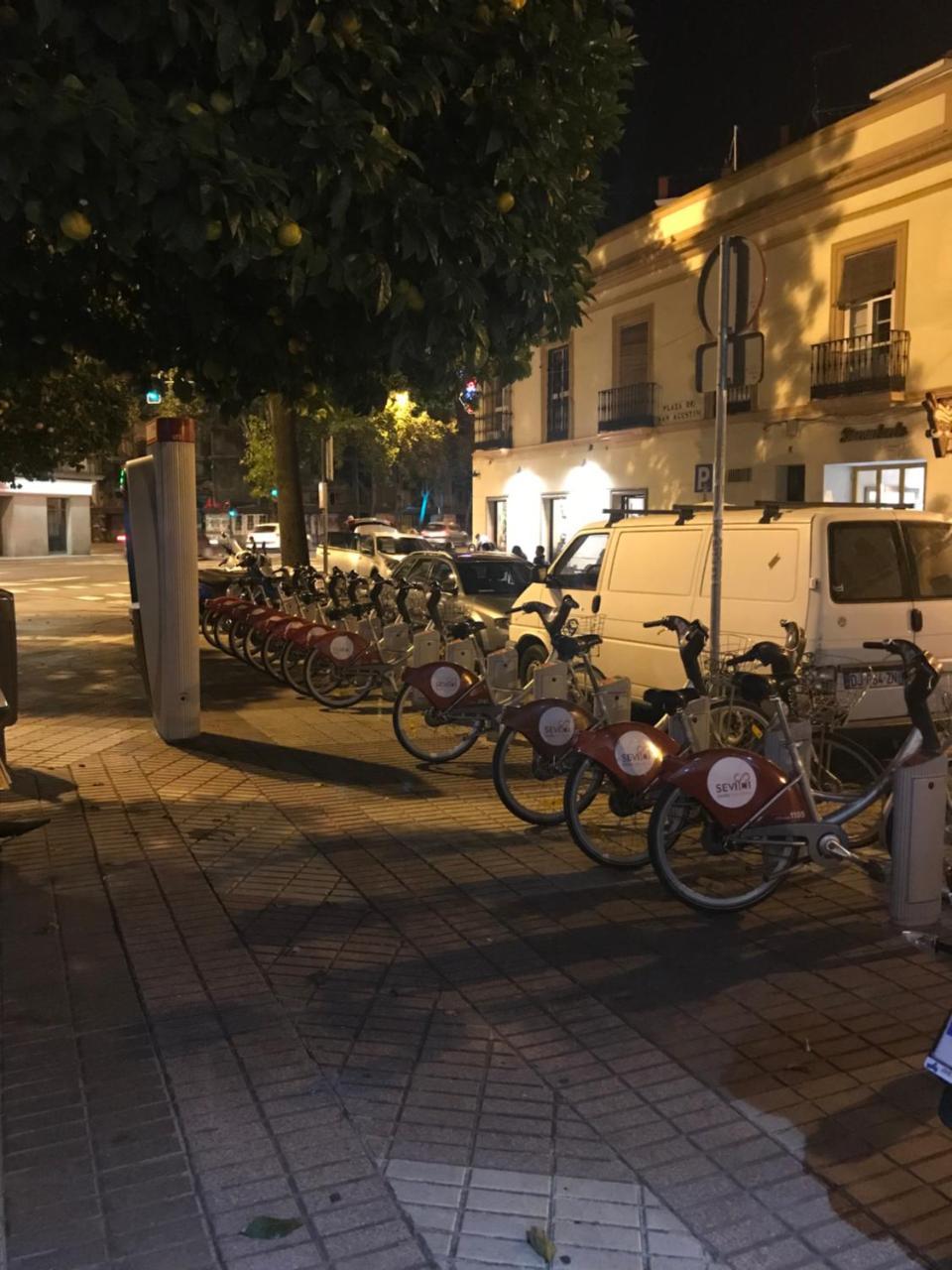 Hostal Puerta Carmona Seville Ngoại thất bức ảnh