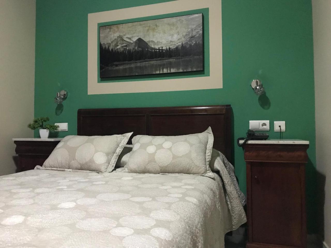Hostal Puerta Carmona Seville Ngoại thất bức ảnh