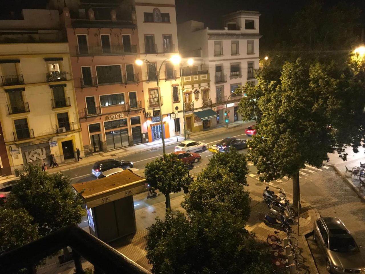 Hostal Puerta Carmona Seville Ngoại thất bức ảnh