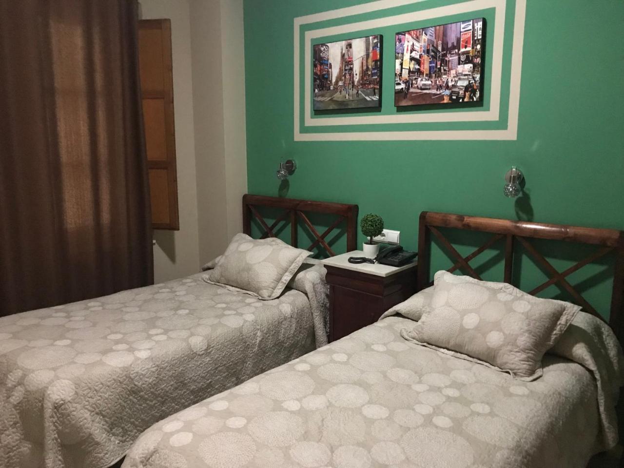 Hostal Puerta Carmona Seville Ngoại thất bức ảnh
