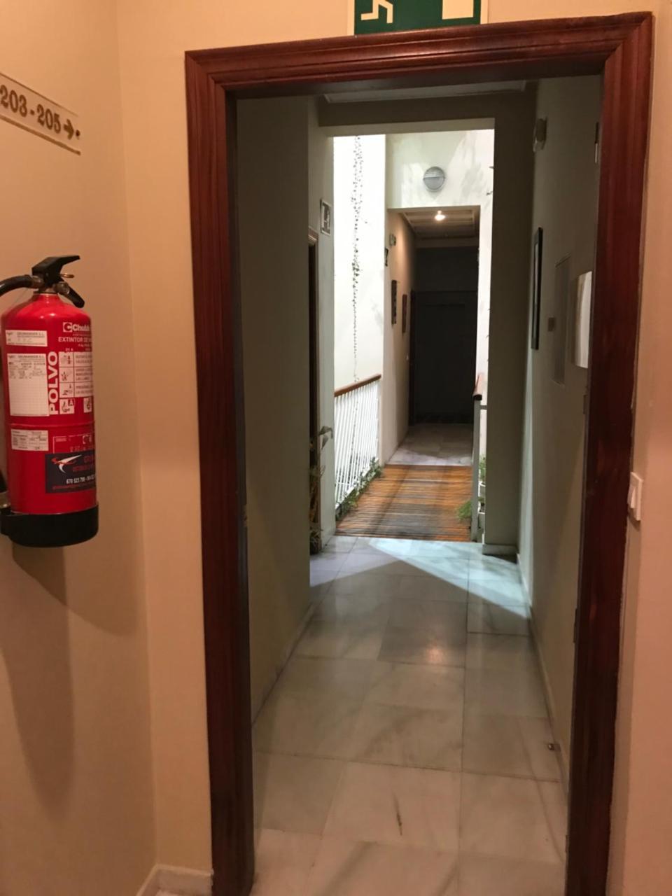 Hostal Puerta Carmona Seville Ngoại thất bức ảnh