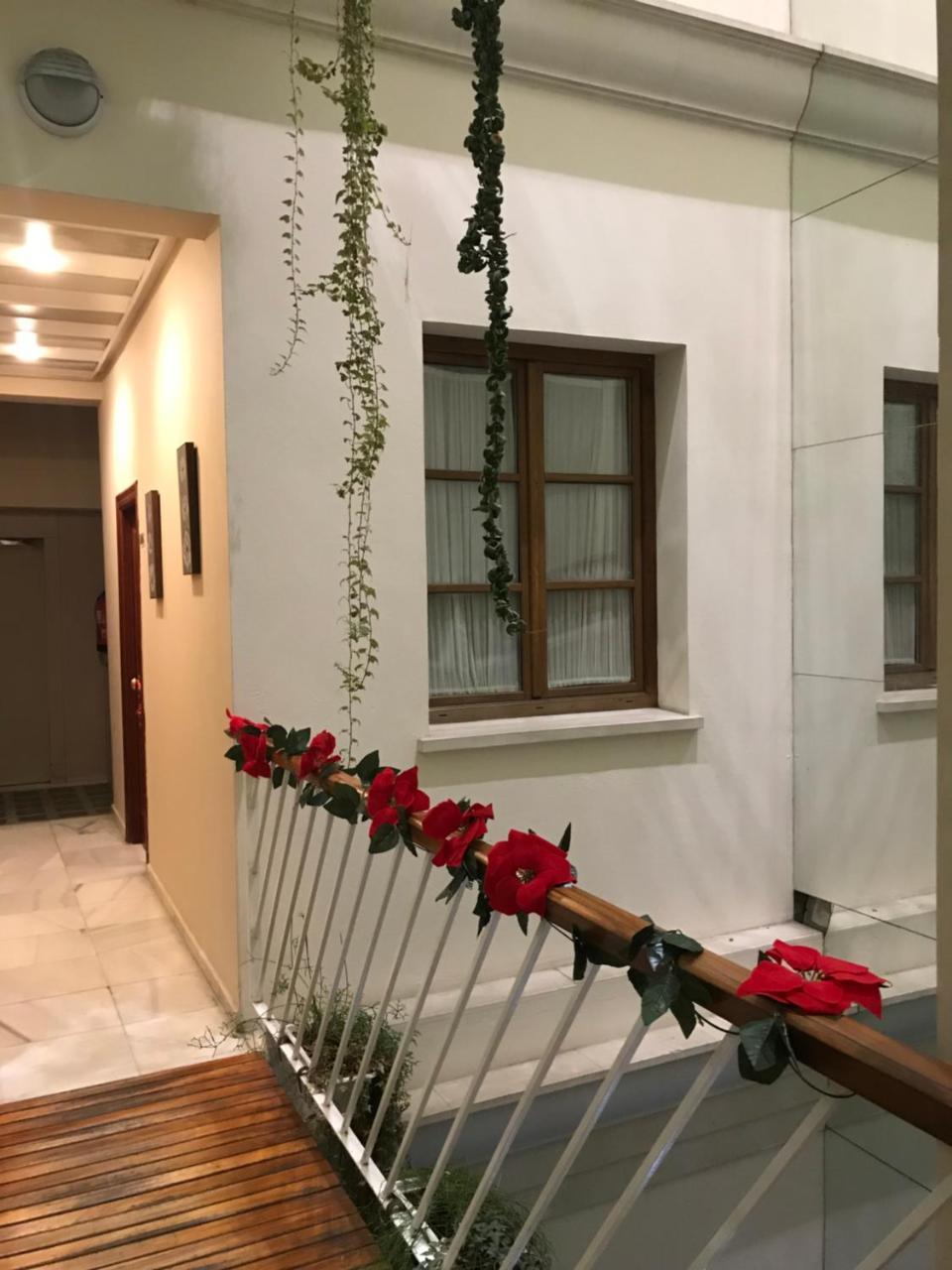 Hostal Puerta Carmona Seville Ngoại thất bức ảnh