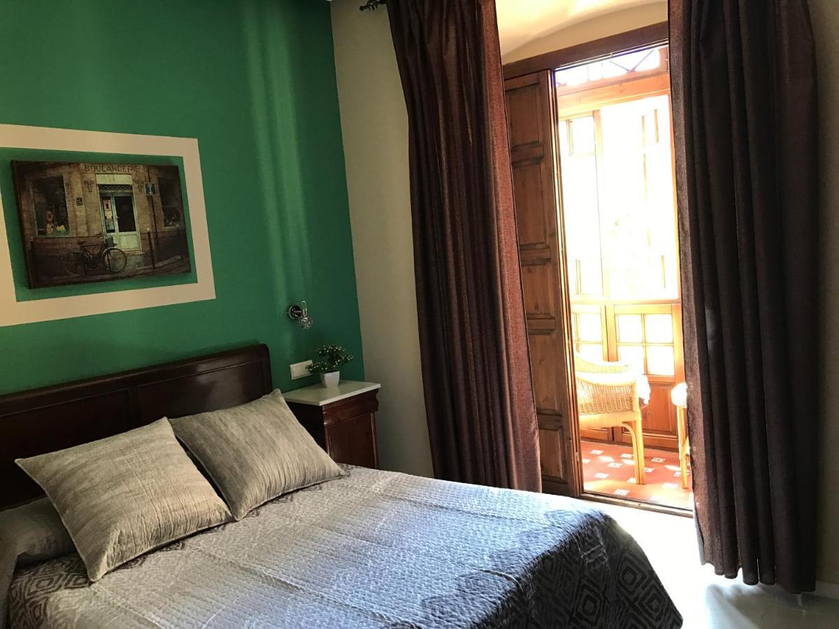 Hostal Puerta Carmona Seville Ngoại thất bức ảnh