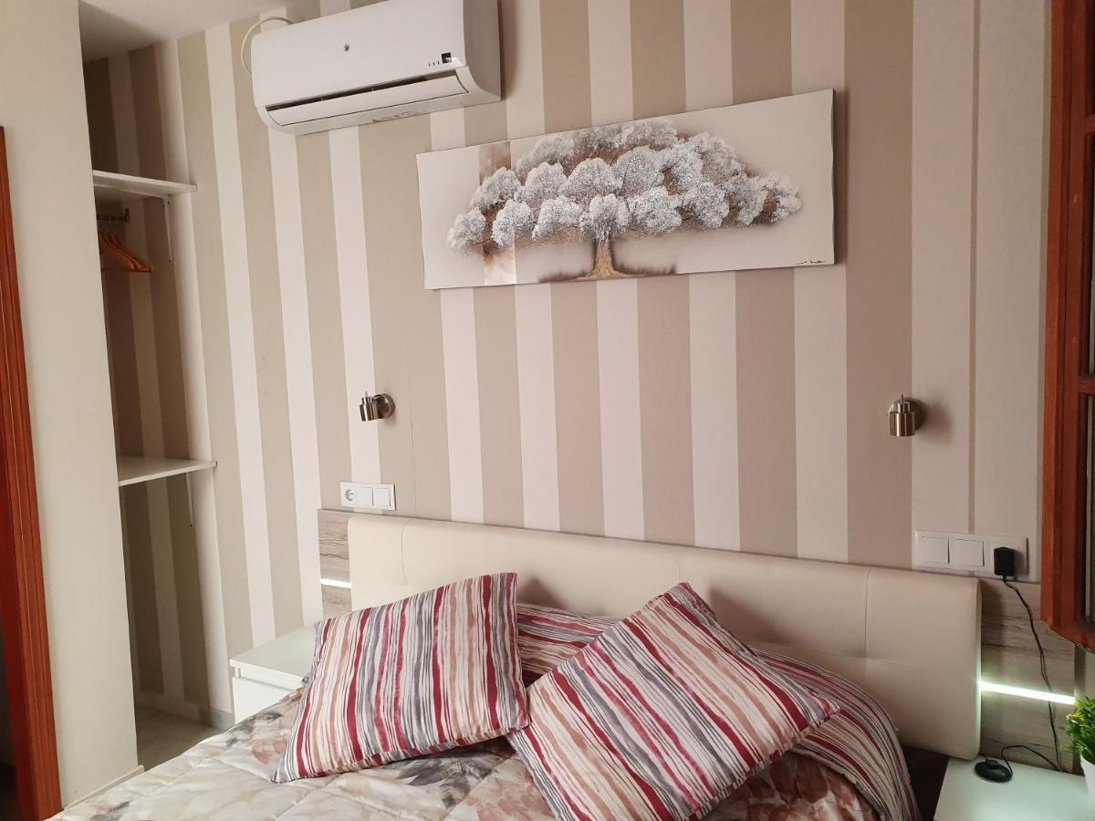 Hostal Puerta Carmona Seville Ngoại thất bức ảnh